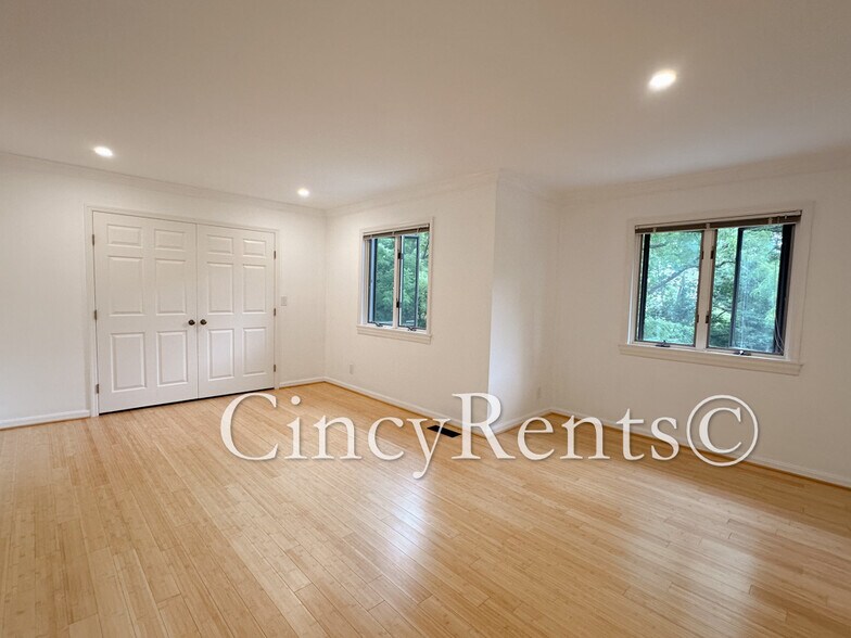 Building Photo - 7716 Creekwood Ln