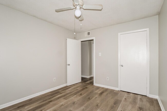 Building Photo - 5120 Breckenwood Dr