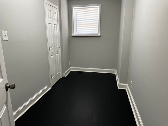 Building Photo - 4632 Hillside Rd SE