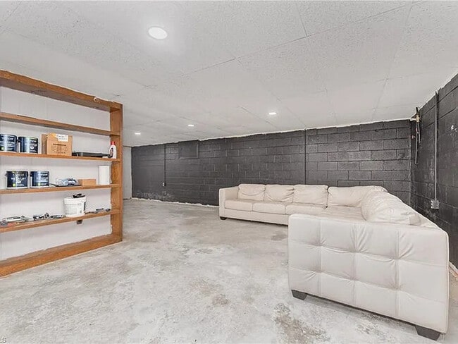Building Photo - Earn Wealth While Leasing - Like a Homeown...