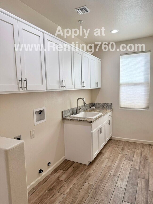 Building Photo - Prestigious Updated Home In Sage Estates