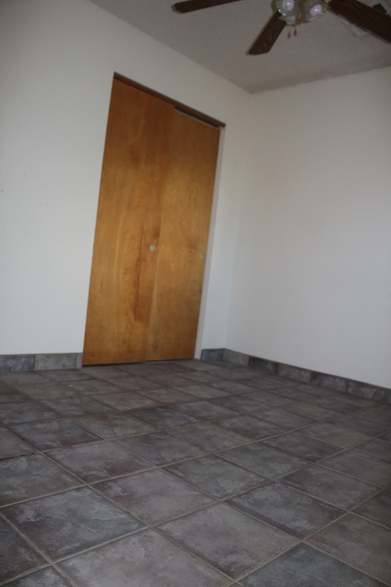 Building Photo - 127 Hanks Dr