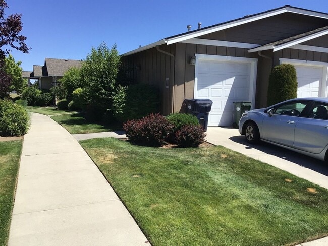 Building Photo - ra1052