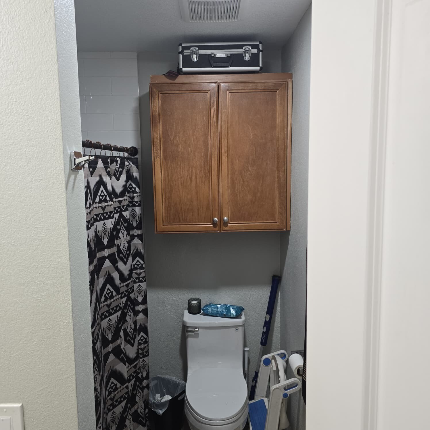 Building Photo - 1423 Graves Ave