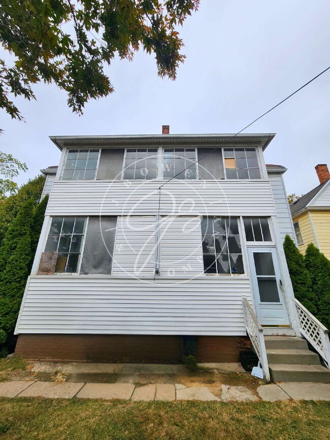 Building Photo - Cozy Studio in South Toledo-One fee includes all!