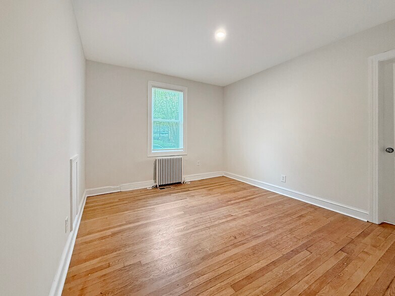 Building Photo - 4800 3rd St NW