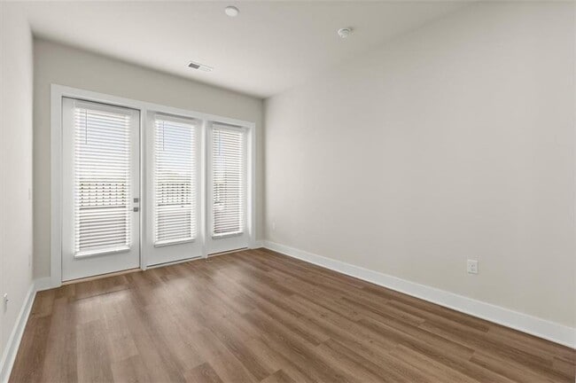 Building Photo - 2648 Sandy Plains Rd