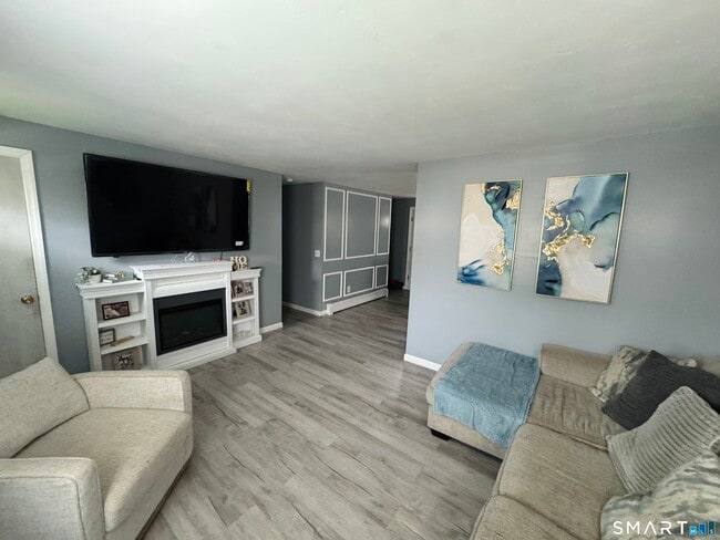 Building Photo - 150 View St