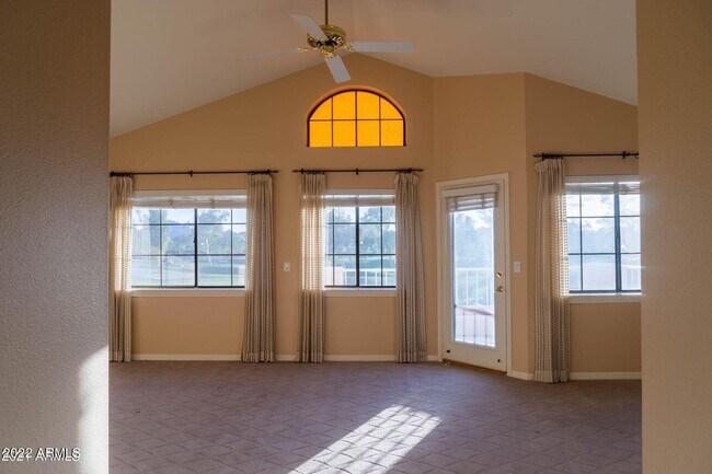 Building Photo - 7525 E Gainey Ranch Rd