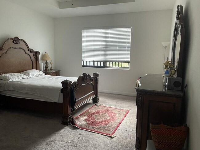 Building Photo - 9602 Town Parc Cir S