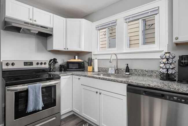 Building Photo - 975 Heyl Ave