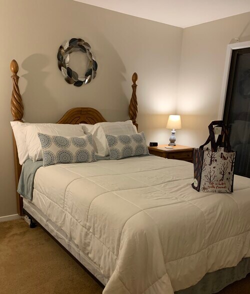 Building Photo - 10092 Hideaway Cove