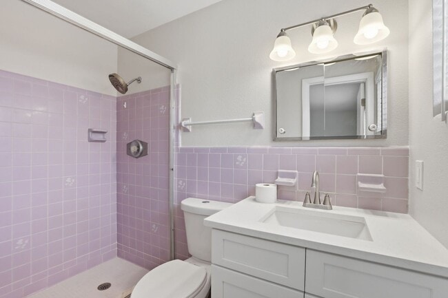 Building Photo - Remodeled SODO Home Available Now