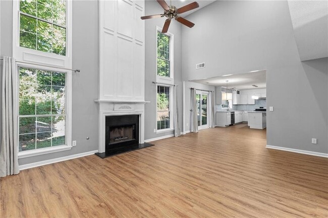 Building Photo - 13030 Carriage Park Ln