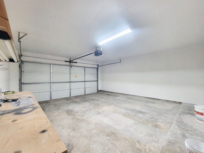 Building Photo - Beautiful 3 BR / 2 BA Home for Rent in Rou...