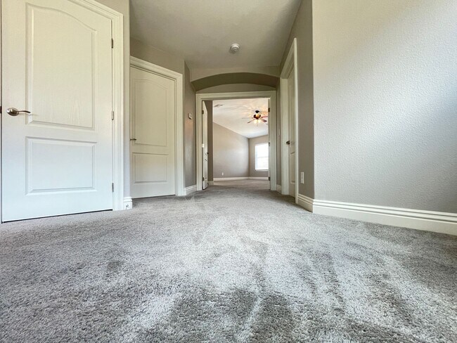 Building Photo - Beautiful 4-Bedroom Home with Den in Mountain’s Edge