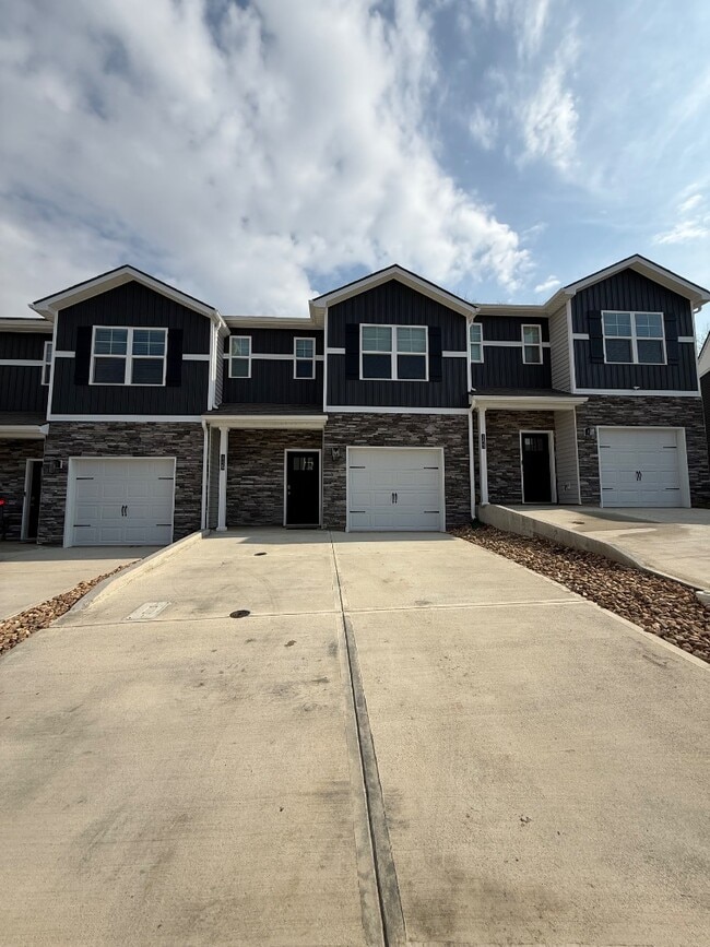 Building Photo - 1129 Wenna Wy