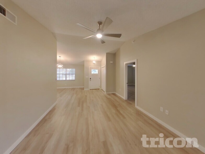 Building Photo - 13079 Spencer Ct