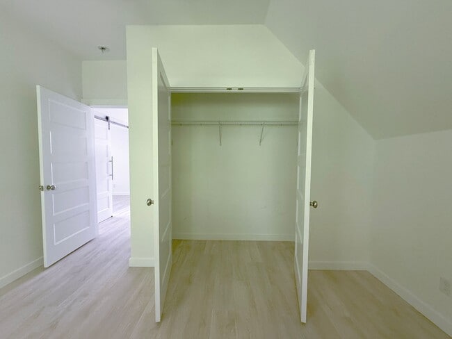 Building Photo - Pet-Friendly 3-Bedroom Home with Modern Features, Covered Deck & Bright Open Space