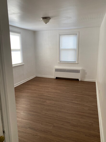 Bedroom 2 - 4844 Bingham St