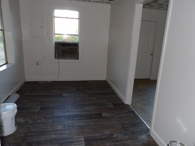 Dining Area - 1006 White Oak Ext