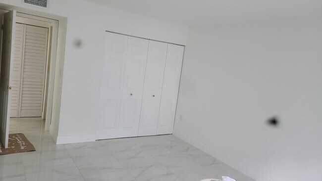 Bed room - 1251 NE 108th St