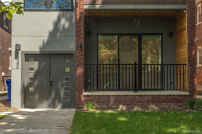 Building Photo - 4530 Commonwealth St
