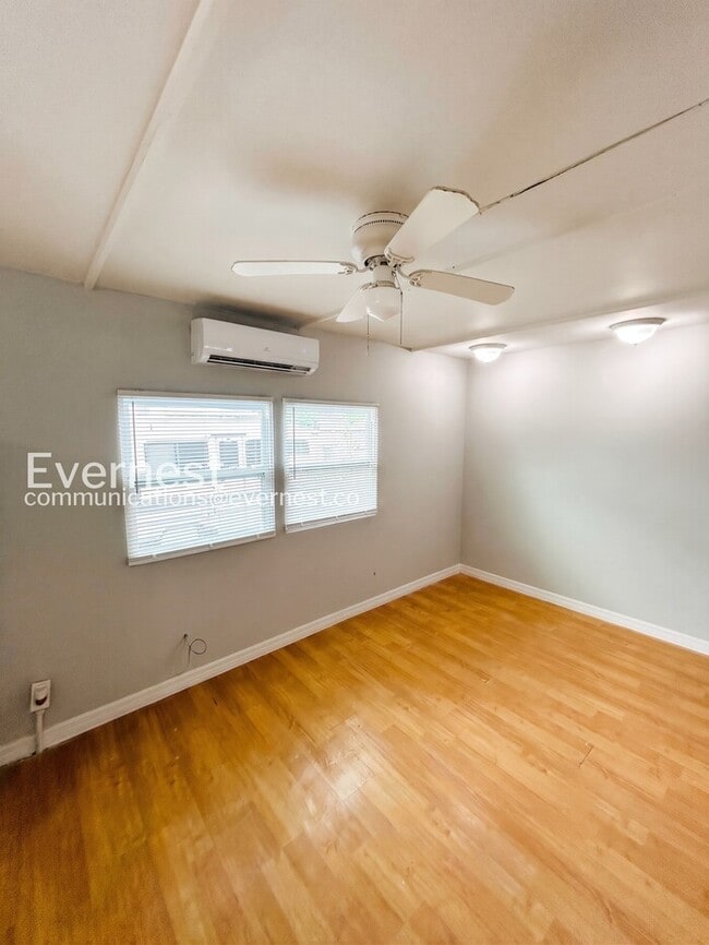 Building Photo - 2133 Melody Dr