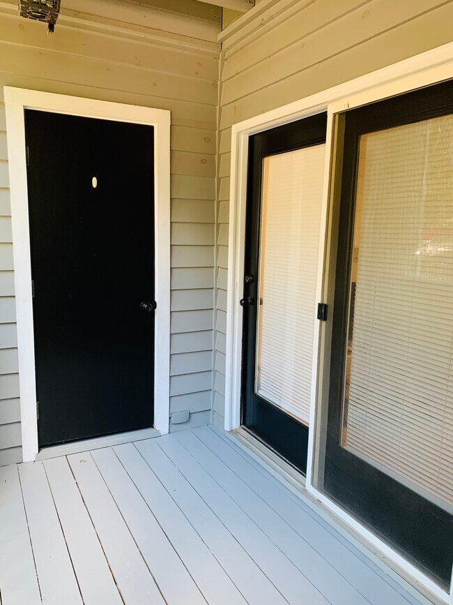 Building Photo - 524 Warm Springs Cir