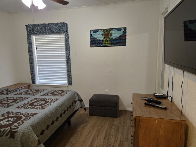 Building Photo - Spacious Home Near Mechem