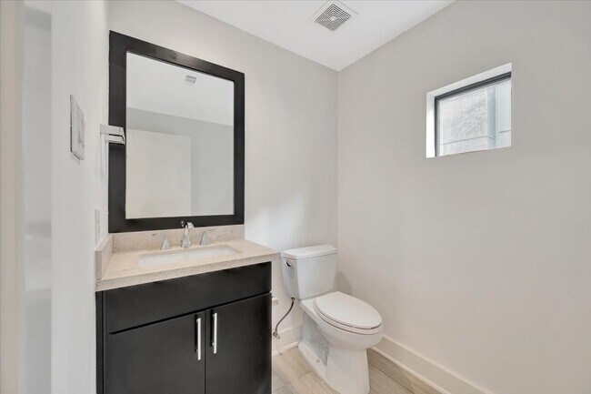 Building Photo - 2104 Colorado St