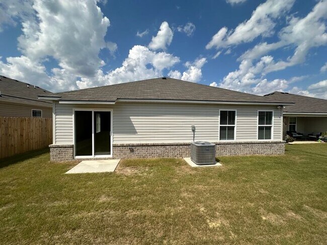 Building Photo - Welcome Home to Cullman! | Stunning 4-Bed, 2-Bath Home with Landscaped Yard