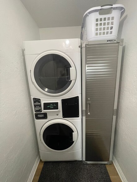 Building Photo - 162 N 600 W