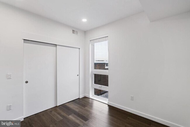 Building Photo - 1501 N 31st St