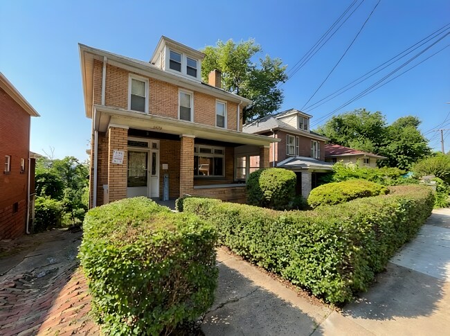 Building Photo - 3 Bed / 1 Bath Single Family Home in Swissvale