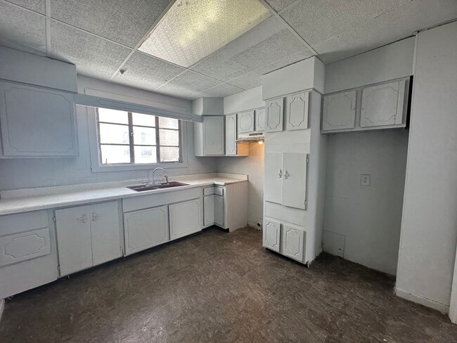 Building Photo - 2401 E Main St