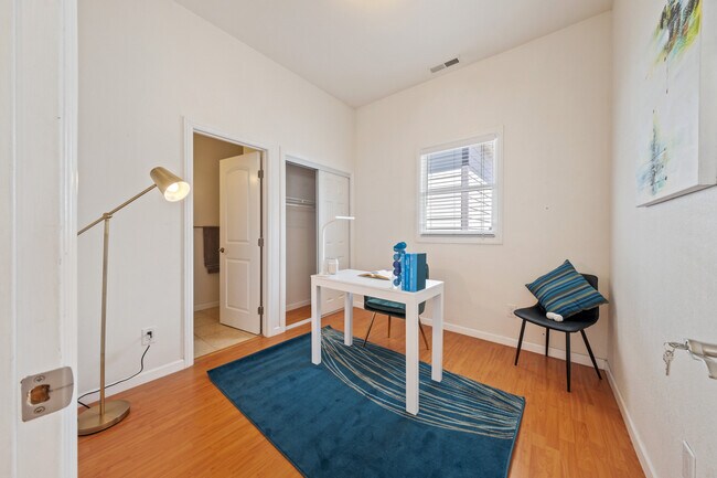 Building Photo - 1406 9th St