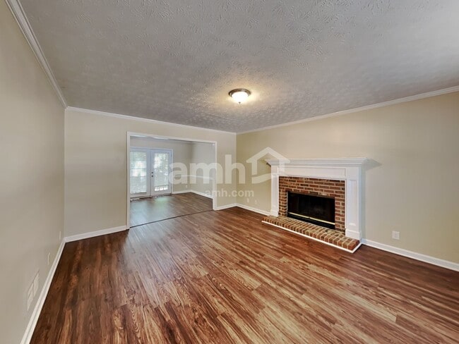 Building Photo - 424 Spring Falls Dr