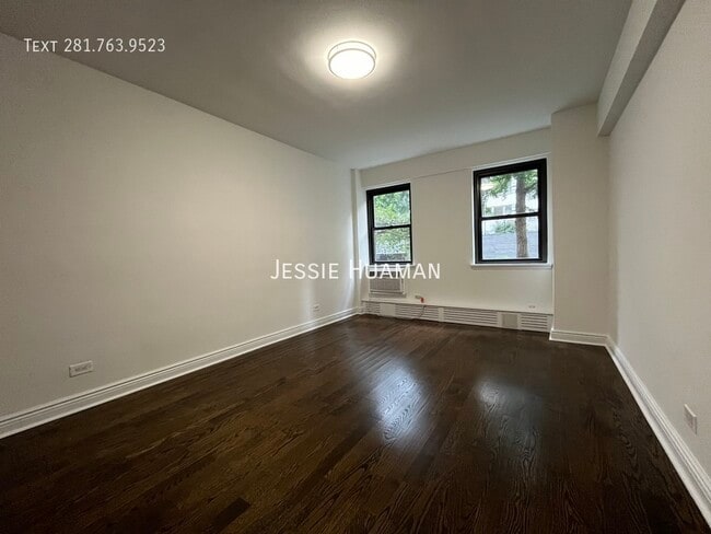 Building Photo - 219 E 69th St