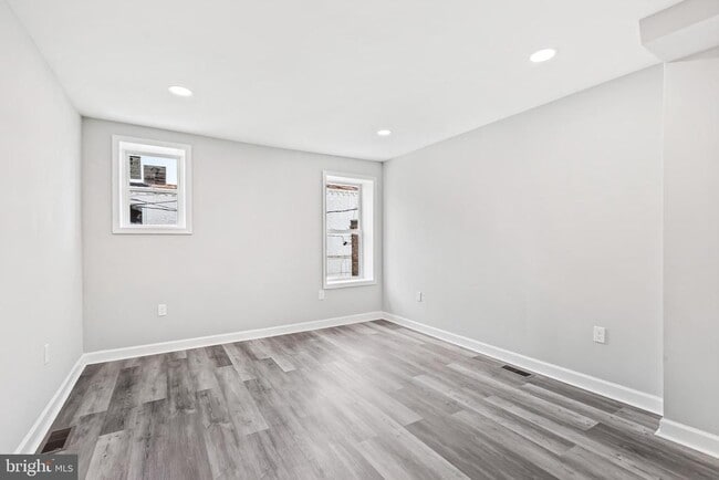 Building Photo - 2638 E Monument St