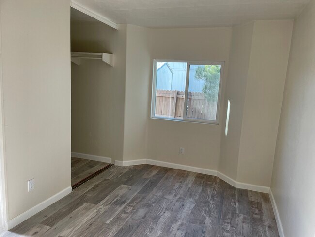 Building Photo - 9037 E Rancho Vista Dr