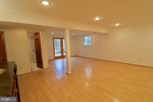 Building Photo - 11312 Myrtle Ln