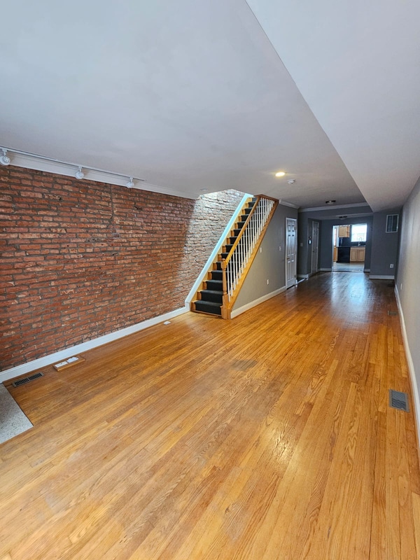 Building Photo - 3103 Foster Ave