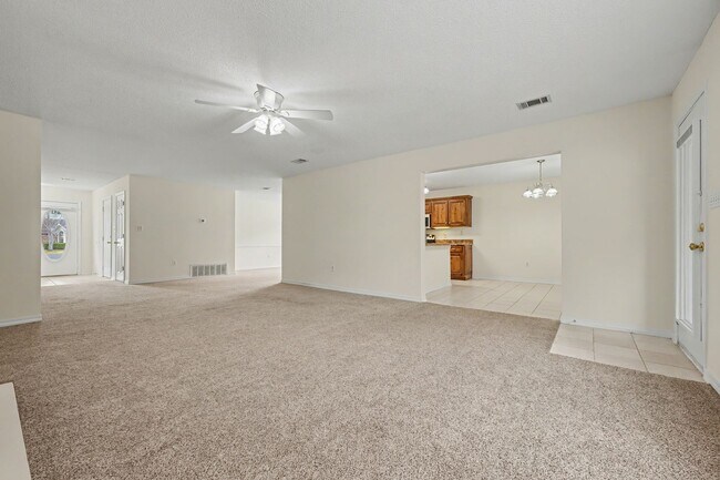 Building Photo - 4 Bedroom in Magnolia Forest in Bluewater Bay!