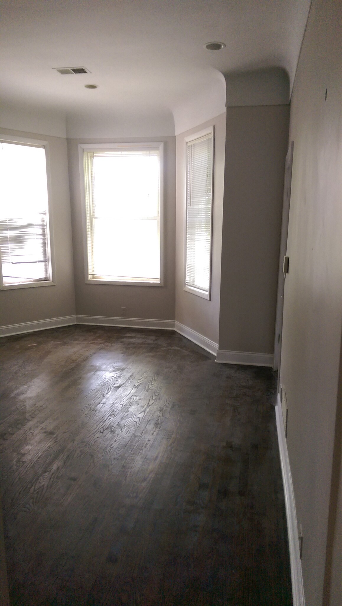 Building Photo - 4849 N Seeley Ave