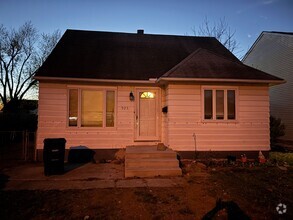 Building Photo - Charming Home in Columbus