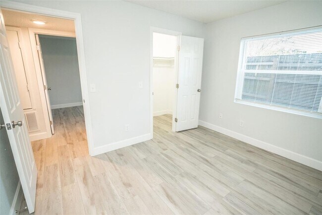Building Photo - 11314 N 52nd St