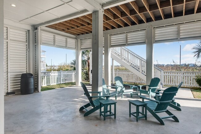 Building Photo - 3815 Seabreeze Ln