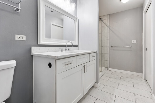 Building Photo - 1720 S Michigan Ave