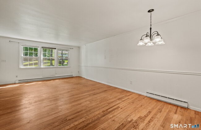 Building Photo - 414 Robin Ct